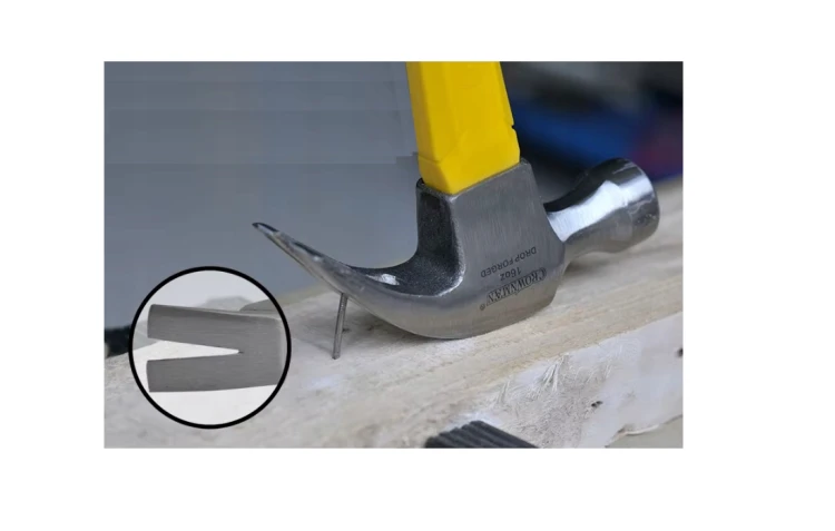 Młotek Ciesielski Stolarski Dekarski stalowy 250g z plastikowym trzonkiem