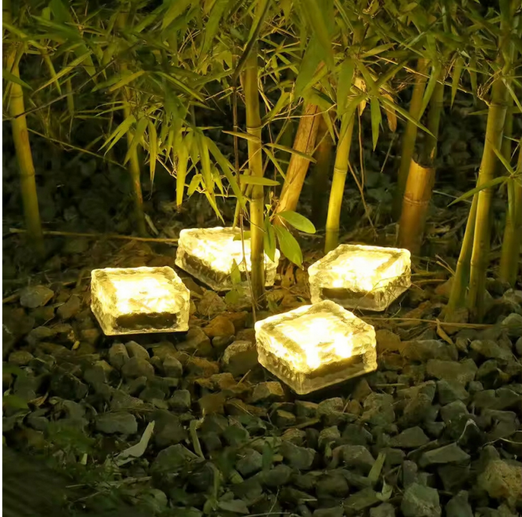 Lampa LED solarna najazdowa „Kostka Lodu” - barwa neutralna