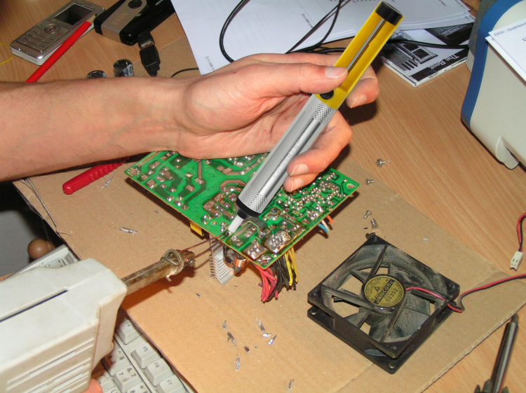 Pompka do odsysania cyny